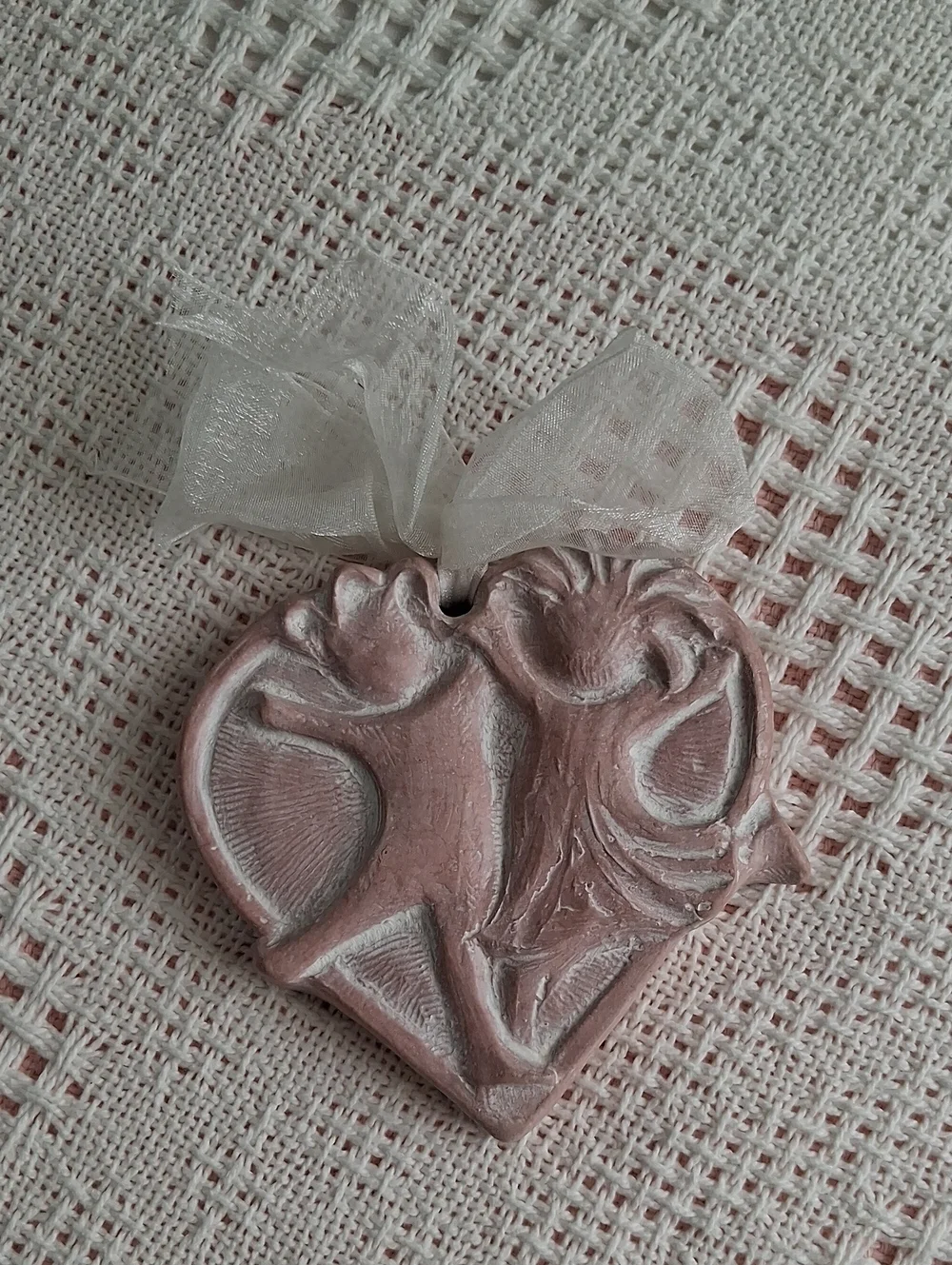 Heart Dance Concrete Sculpter in Blush Pink